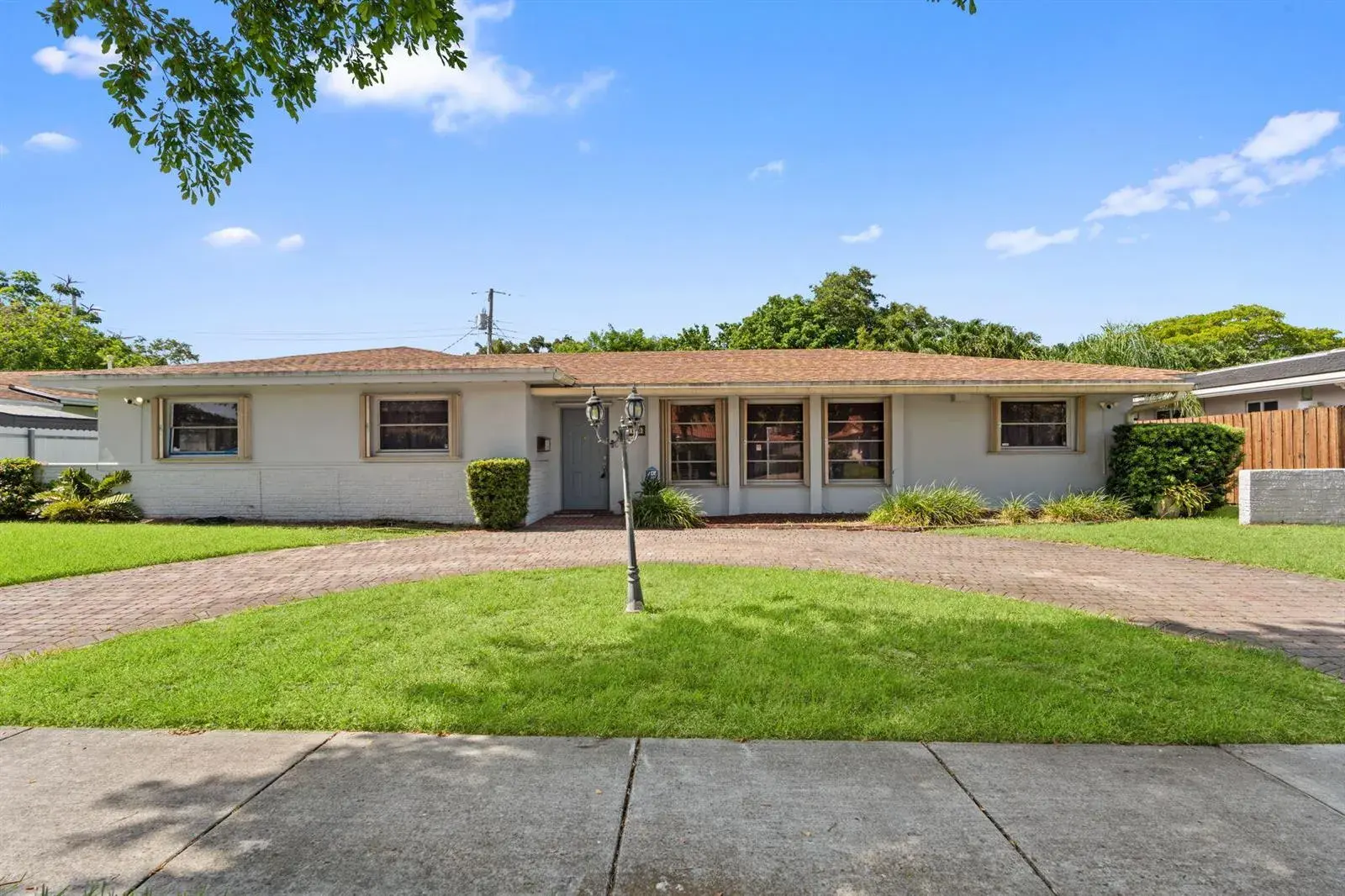 5 bedroom 3 bath for sale at 2140 NE 206th Street, Miami FL 33179
