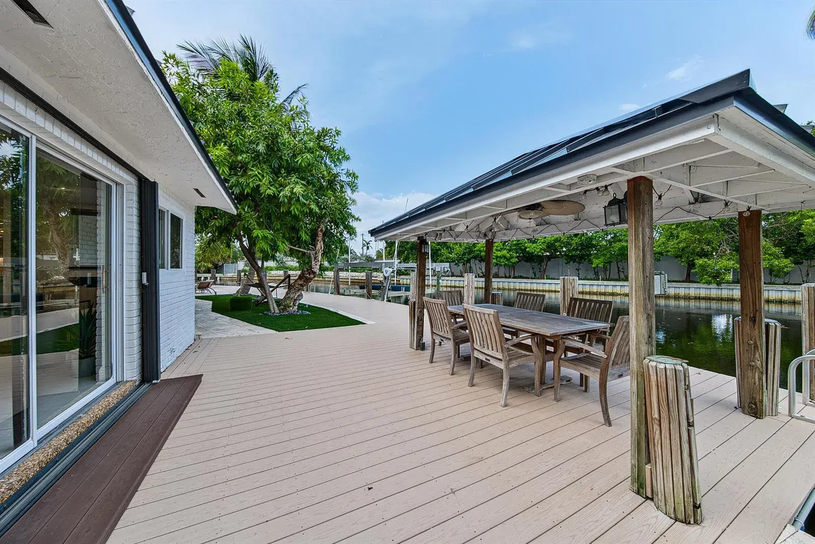 2056 NE 21st Court, Wilton Manors FL 33305
