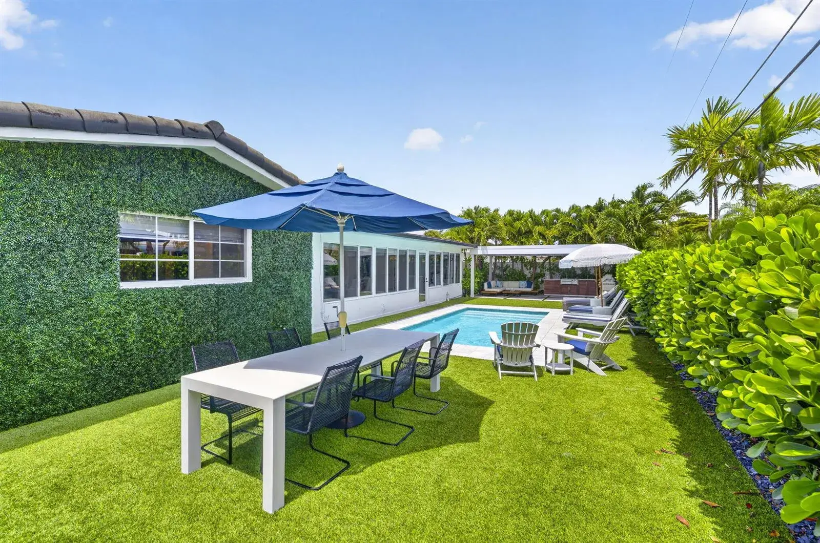 3 bedroom 2 bath for sale at 2917 NE 35th Court, Lighthouse Point FL 33064