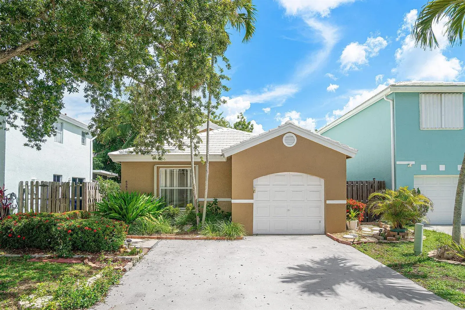 2 bedroom 2 bath for sale at 6561 Fern Street, Margate FL 33063