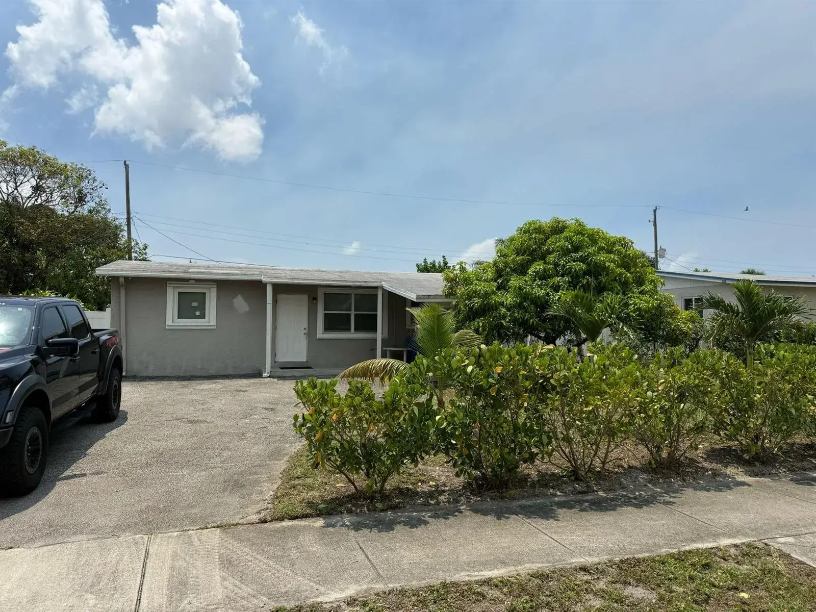 3 bedroom 2 bath for sale at 4161 NW 11th Avenue, Oakland Park FL 33309