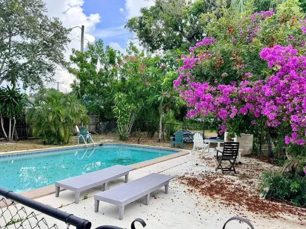 1124 18th Avenue N # 1, FL 33460