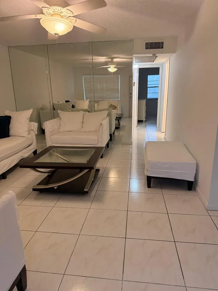 227 Kent N, West Palm Beach FL 33417