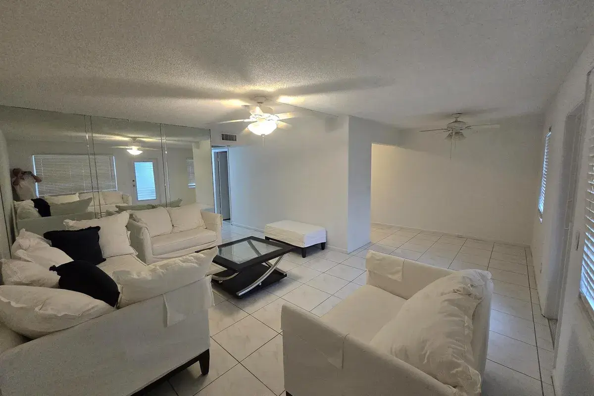 227 Kent N, West Palm Beach FL 33417
