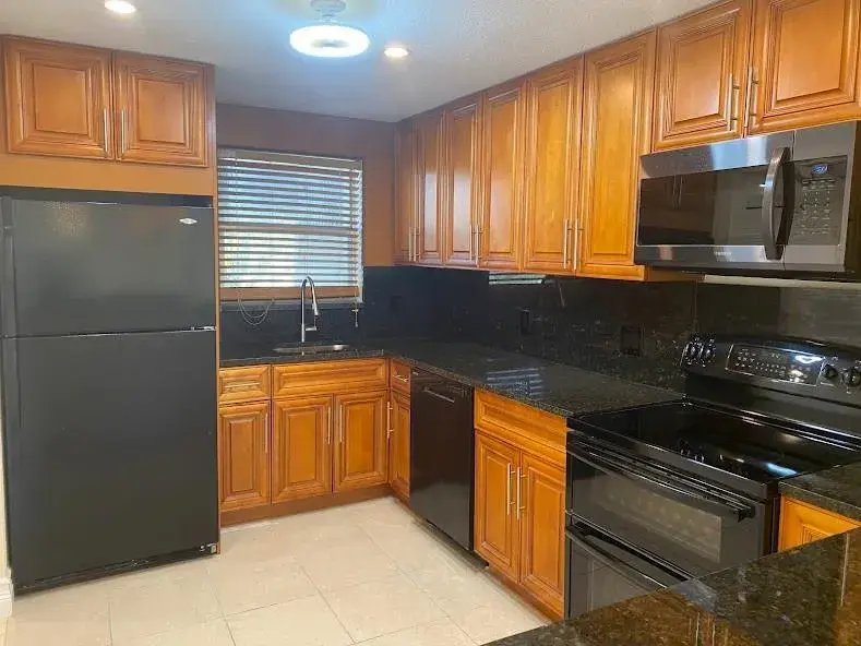 2 bedroom 2 bath for rent at 615 S State Road 7 # 2b, Margate FL 33068