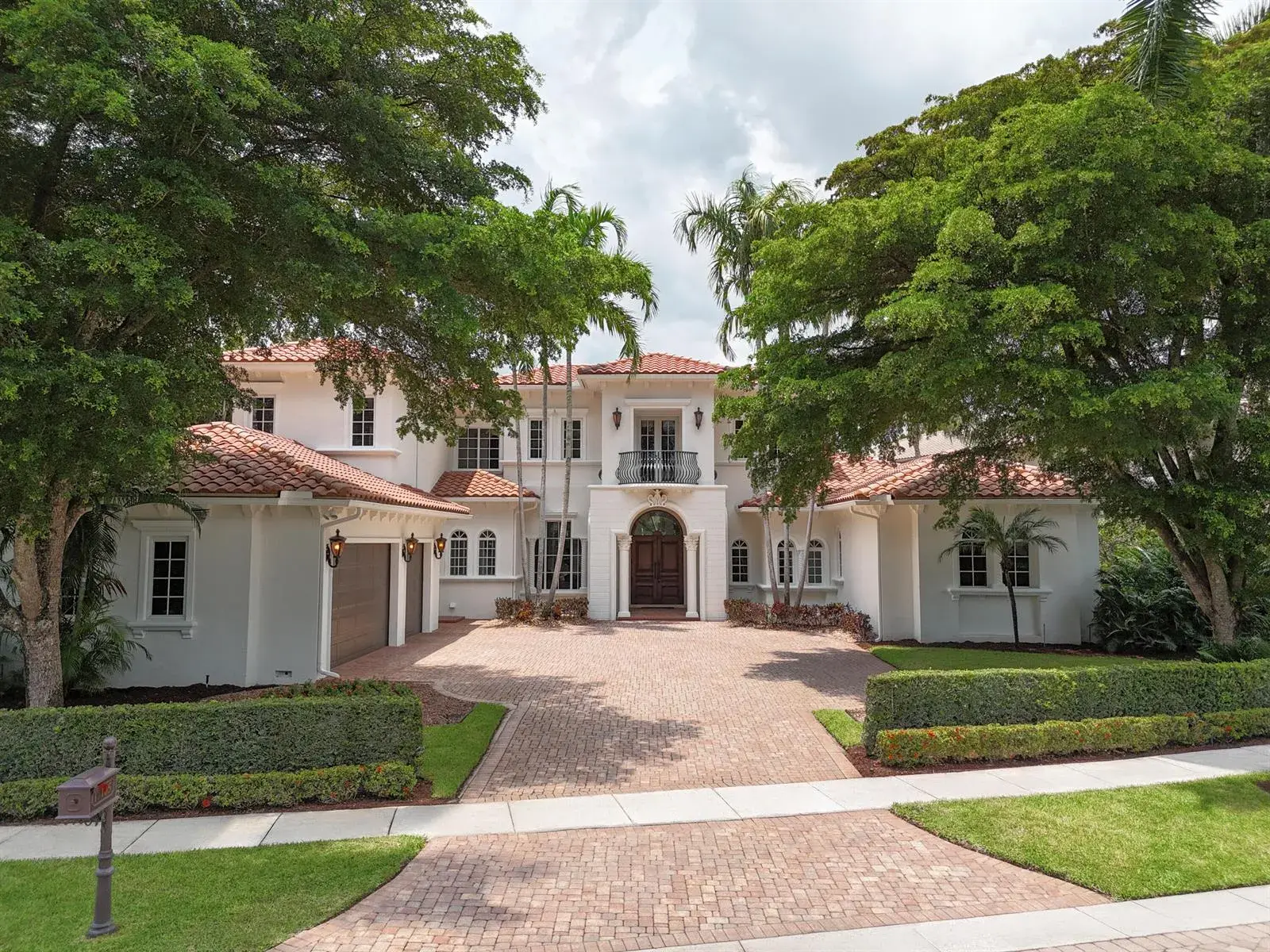 5 bedroom 5 bath for sale at 17165 Ave Le Rivage, Boca Raton FL 33496