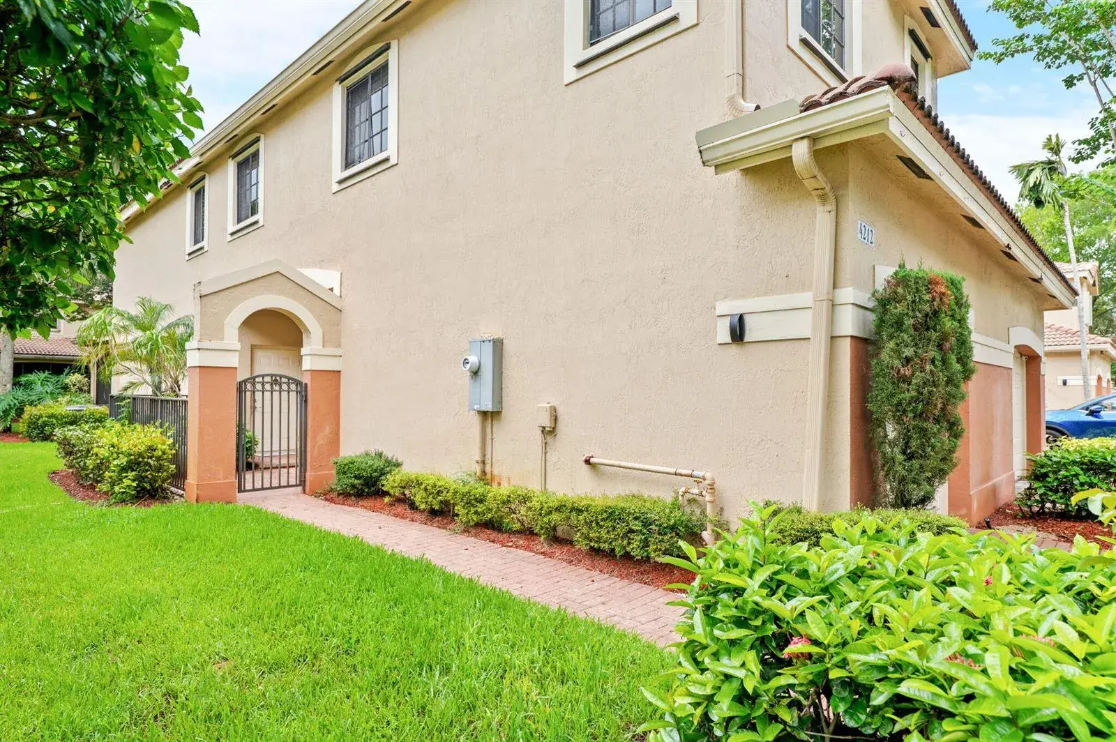 4212 Vineyard Circle, Weston FL 33332