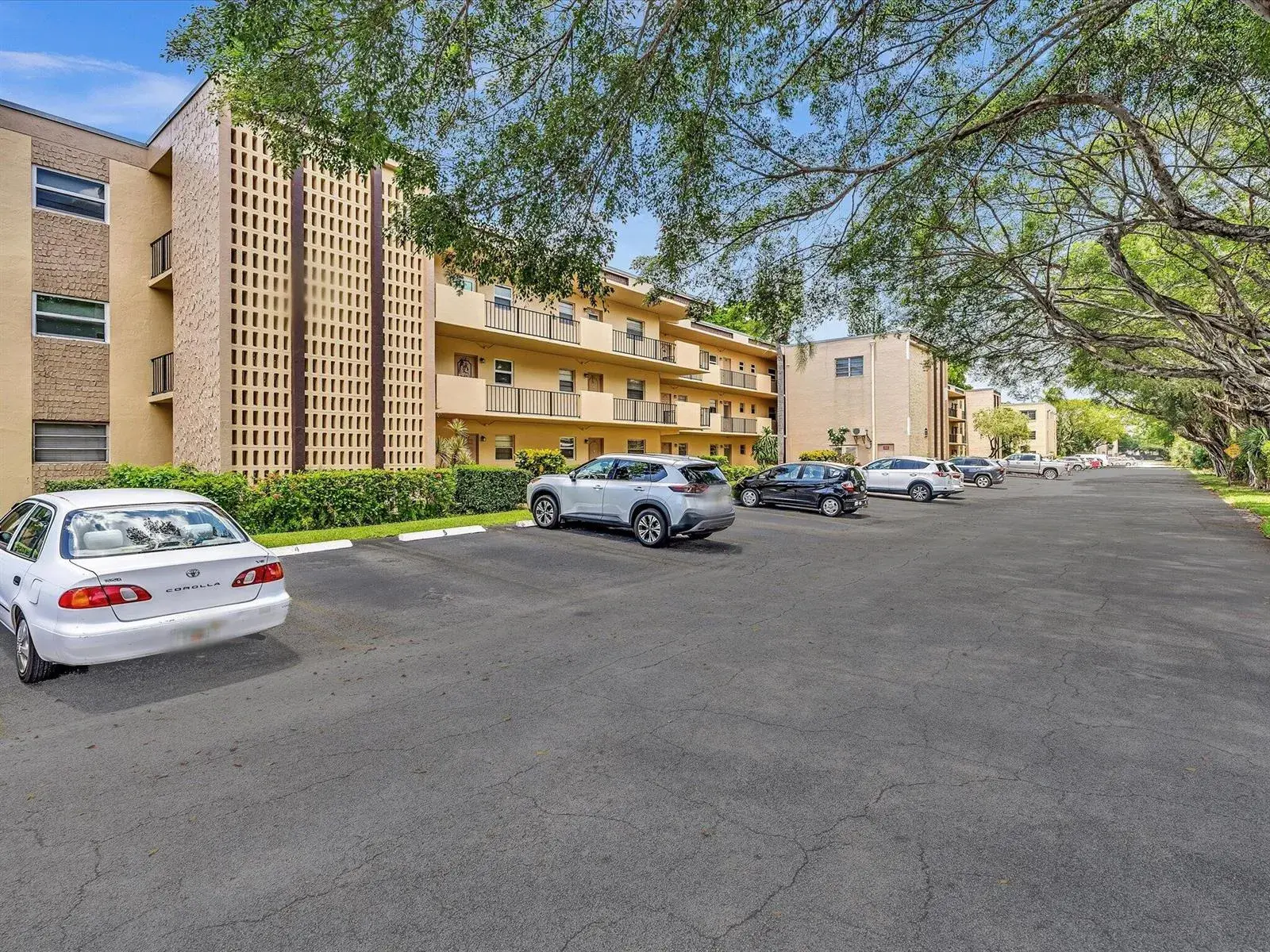 100 Ashbury Road # 103, Hollywood FL 33024