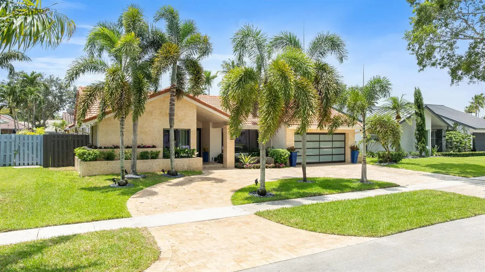 10506 NW 7th Court, Plantation FL 33324