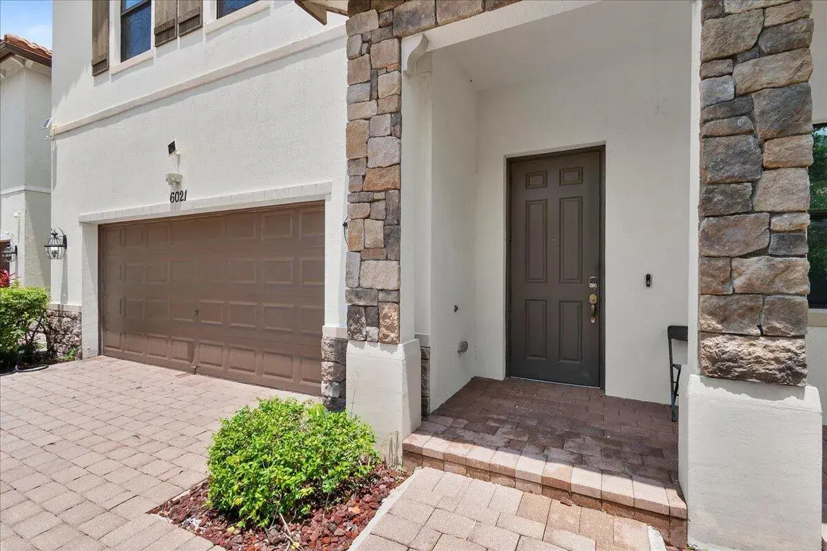 6021 Night Heron Court, FL 33415