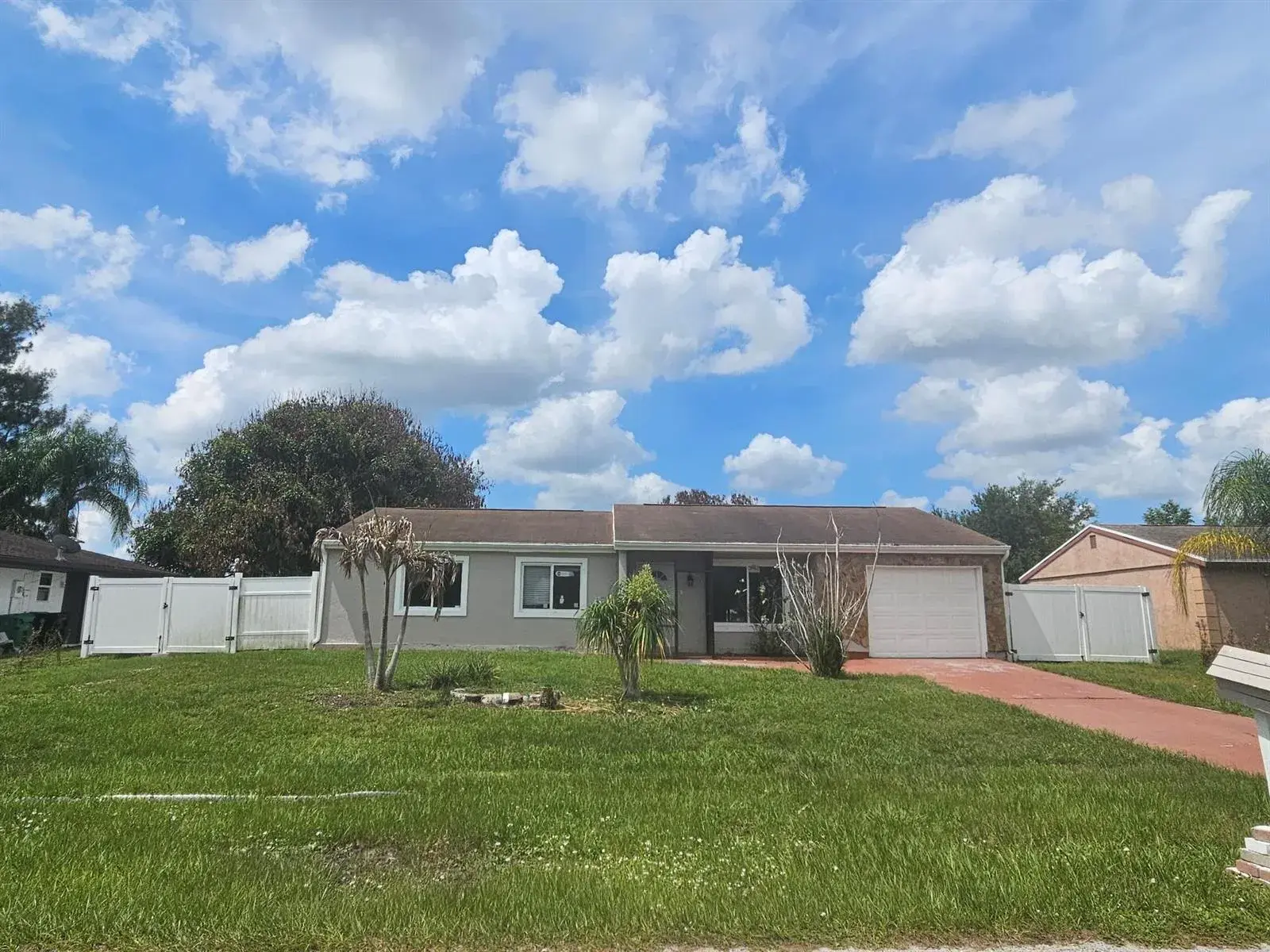 3 bedroom 2 bath for sale at 252 SW Cherryhill Road, Port St. Lucie FL 34953