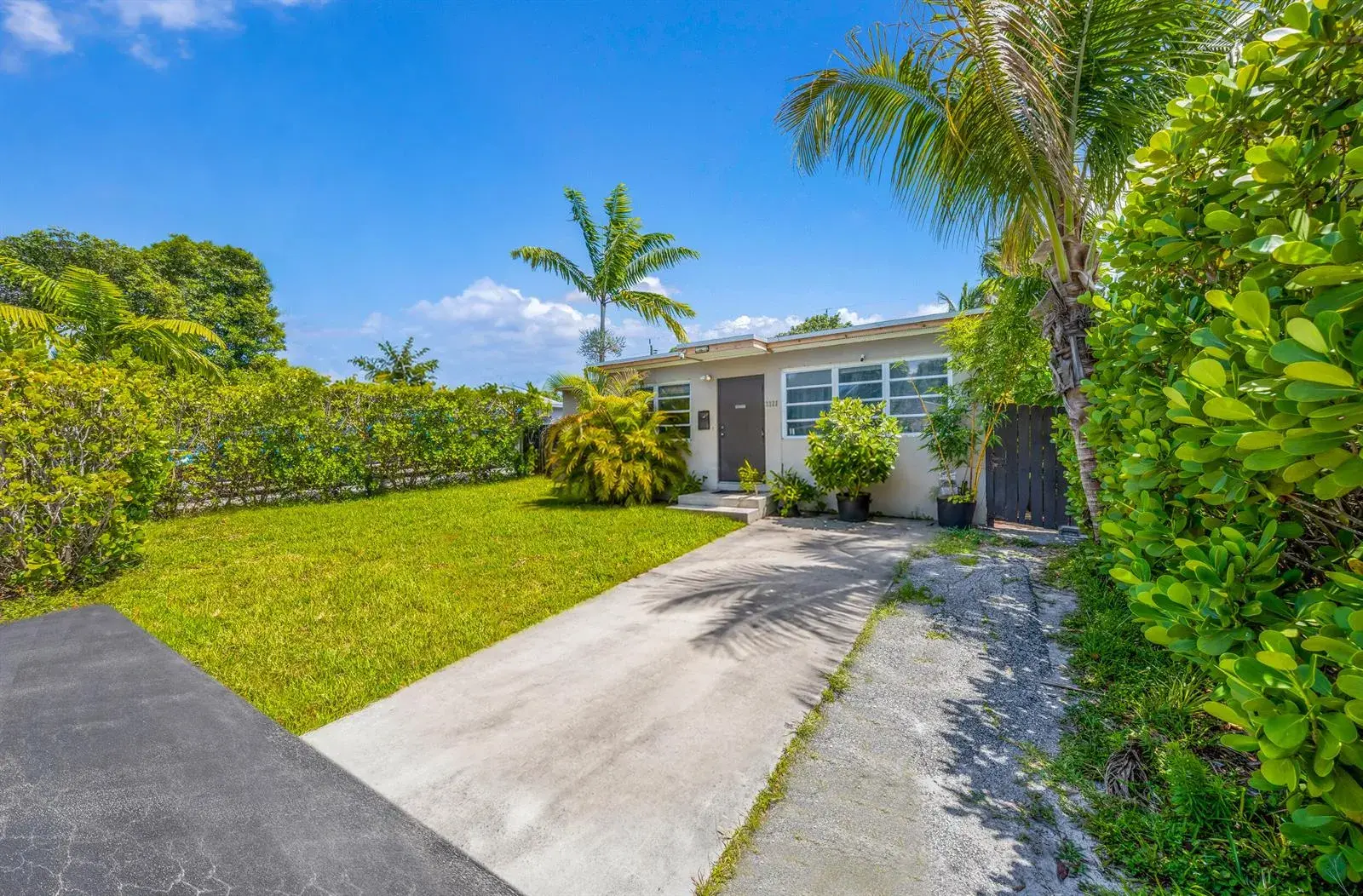 2326 Harding Street # 2326, Hollywood FL 33020