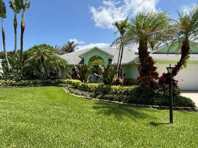 246 SE Ashley Oaks Way, Stuart FL 34997
