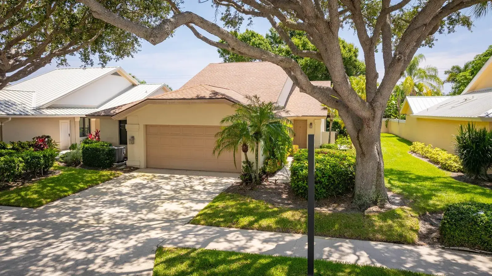 3 bedroom 2 bath for sale at 137 Seashore Drive, Jupiter FL 33477