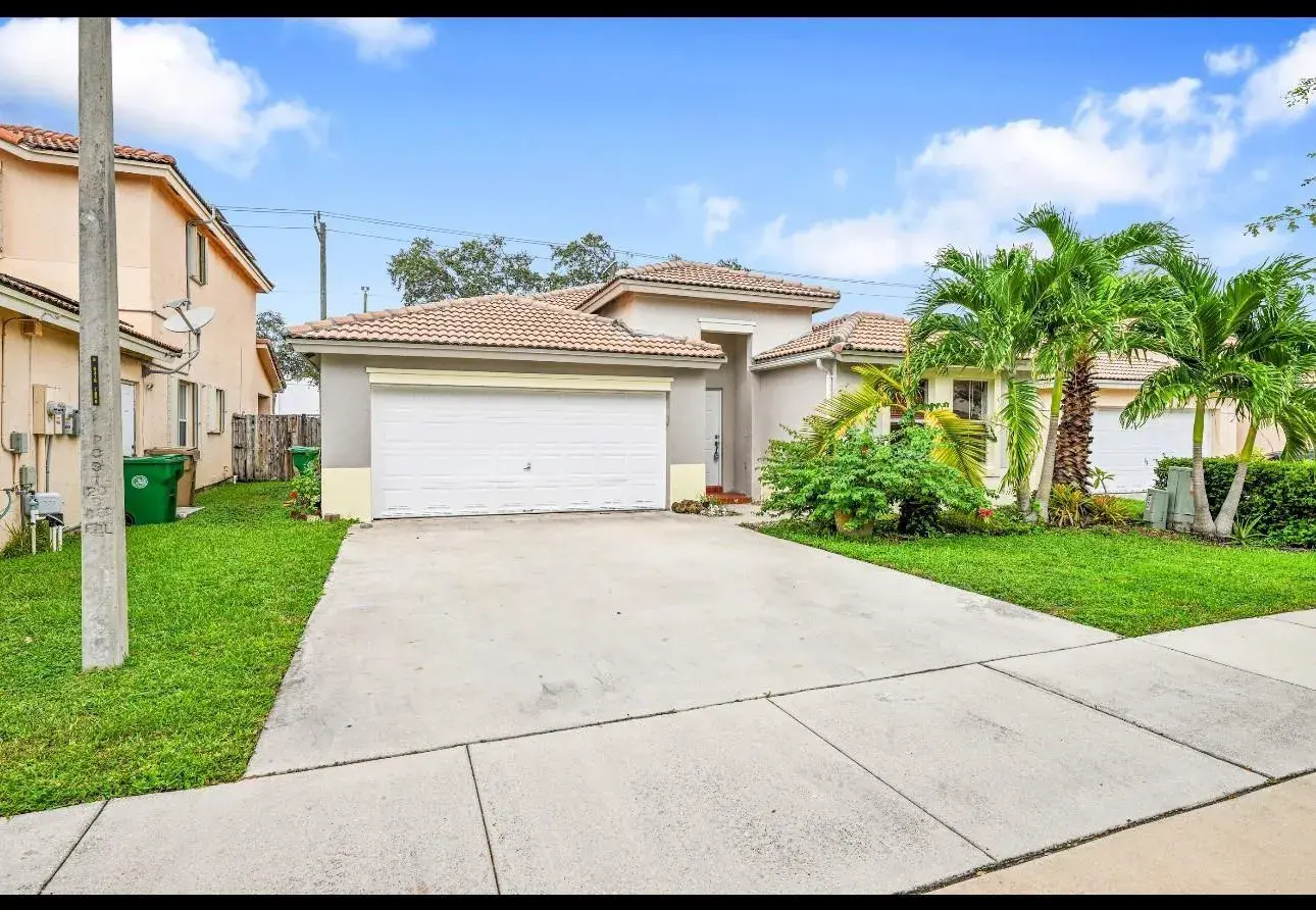 13761 N Garden Cove Circle, Davie FL 33325