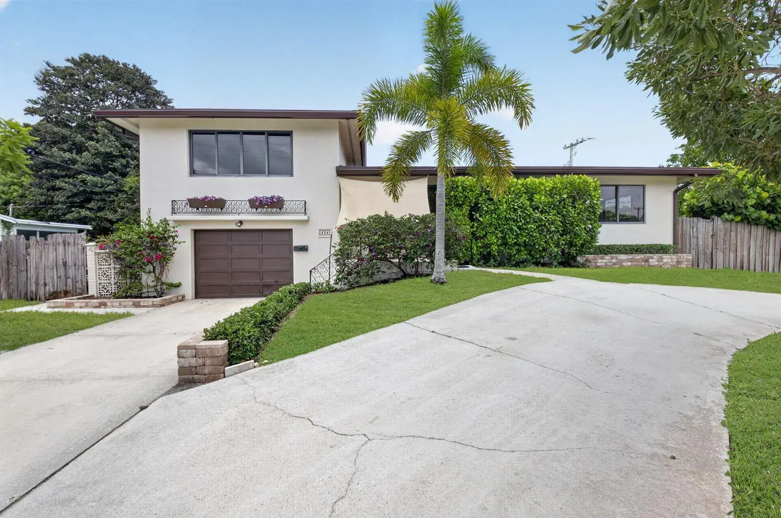 3 bedroom 2 bath for sale at 424 NW 12th Avenue, Boca Raton FL 33486