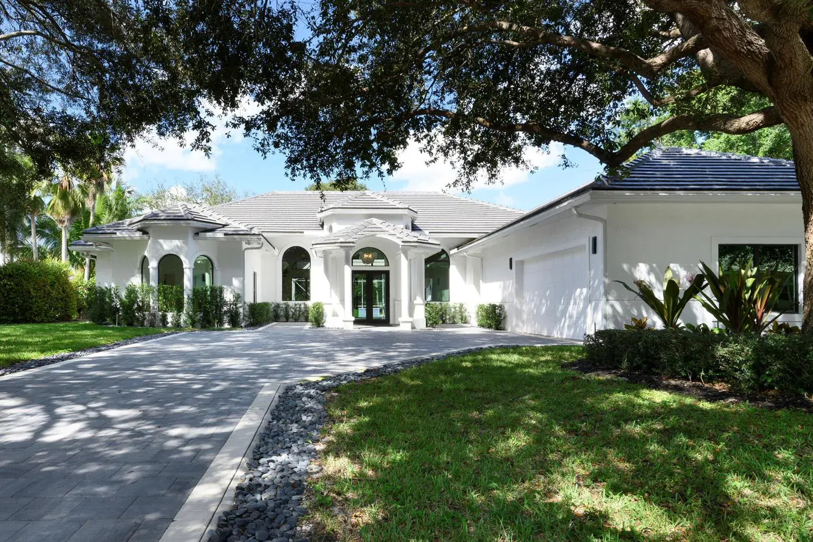 4 bedroom 4 bath for sale at 2557 Seminole Circle, West Palm Beach FL 33409