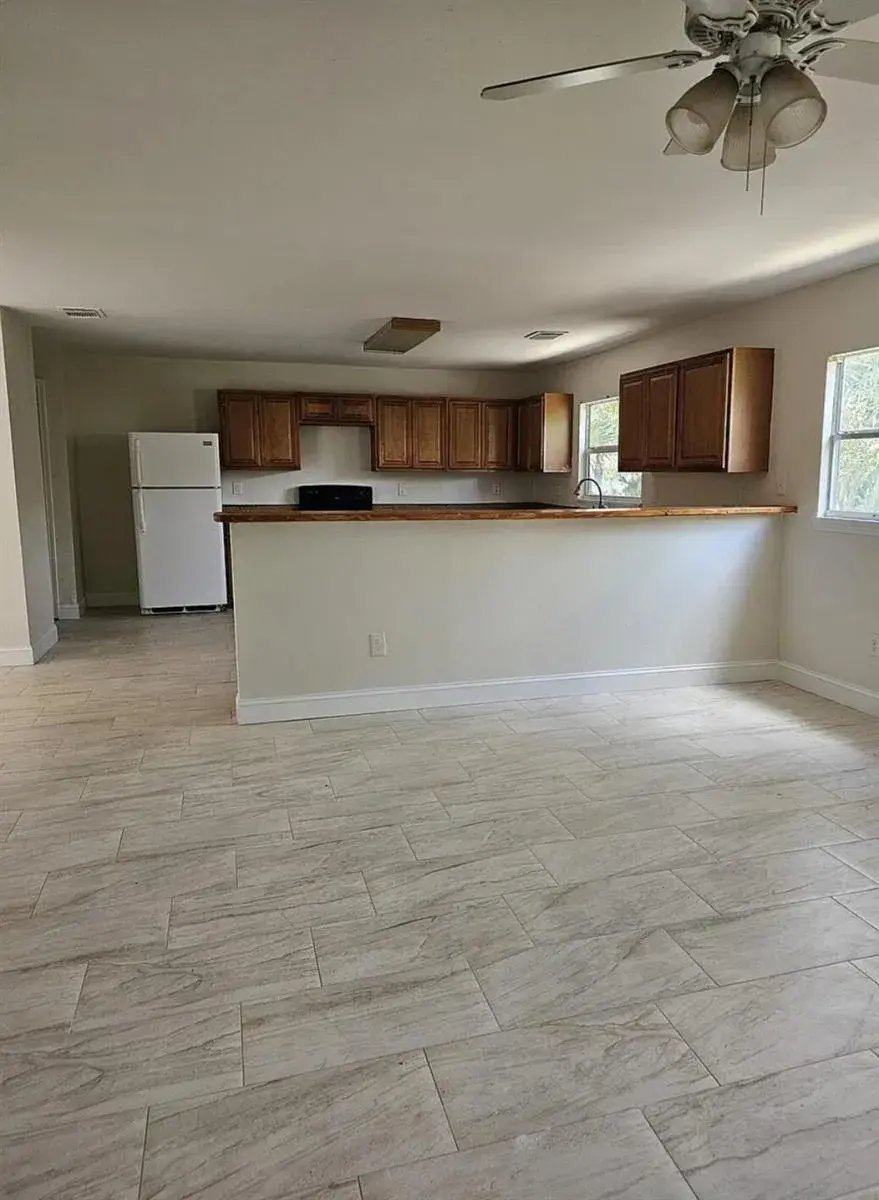 2013 SE Dock Street, West Palm Beach FL 33401