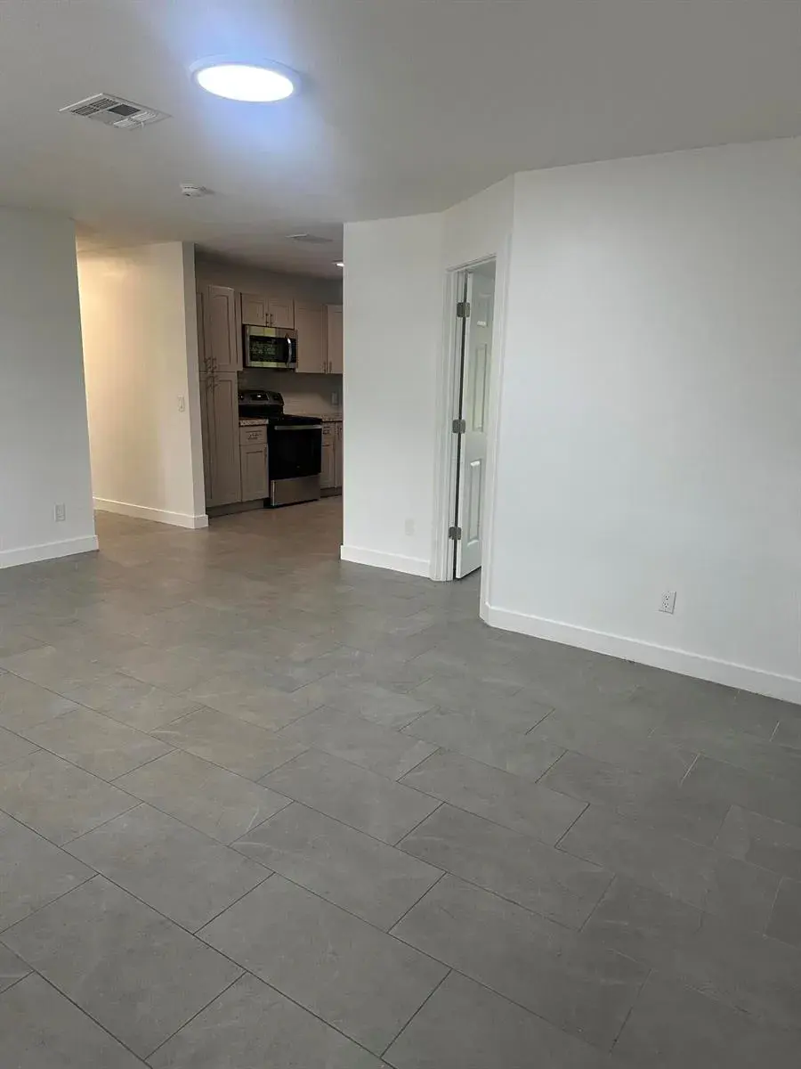 4786 Cambridge Street, FL 33463