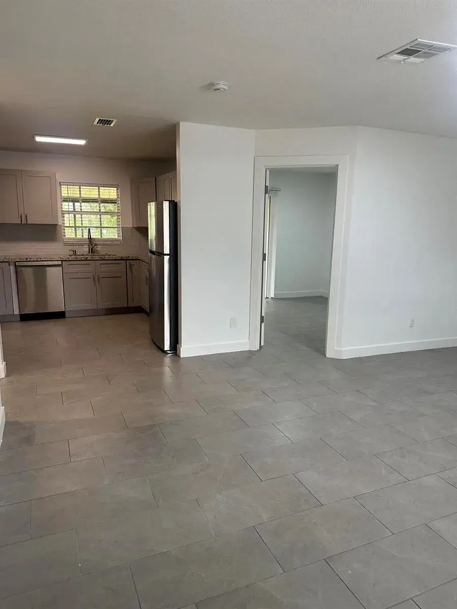 4786 Cambridge Street, FL 33463