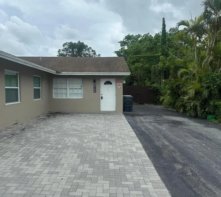 4786 Cambridge Street, FL 33463