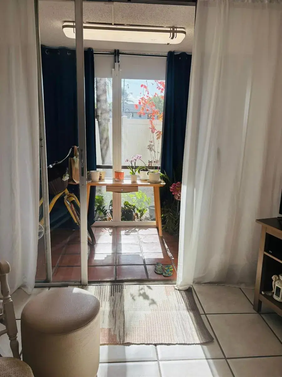 2 bedroom 2 bath for sale at 118 Royal Pk Drive # 1f, Oakland Park FL 33309
