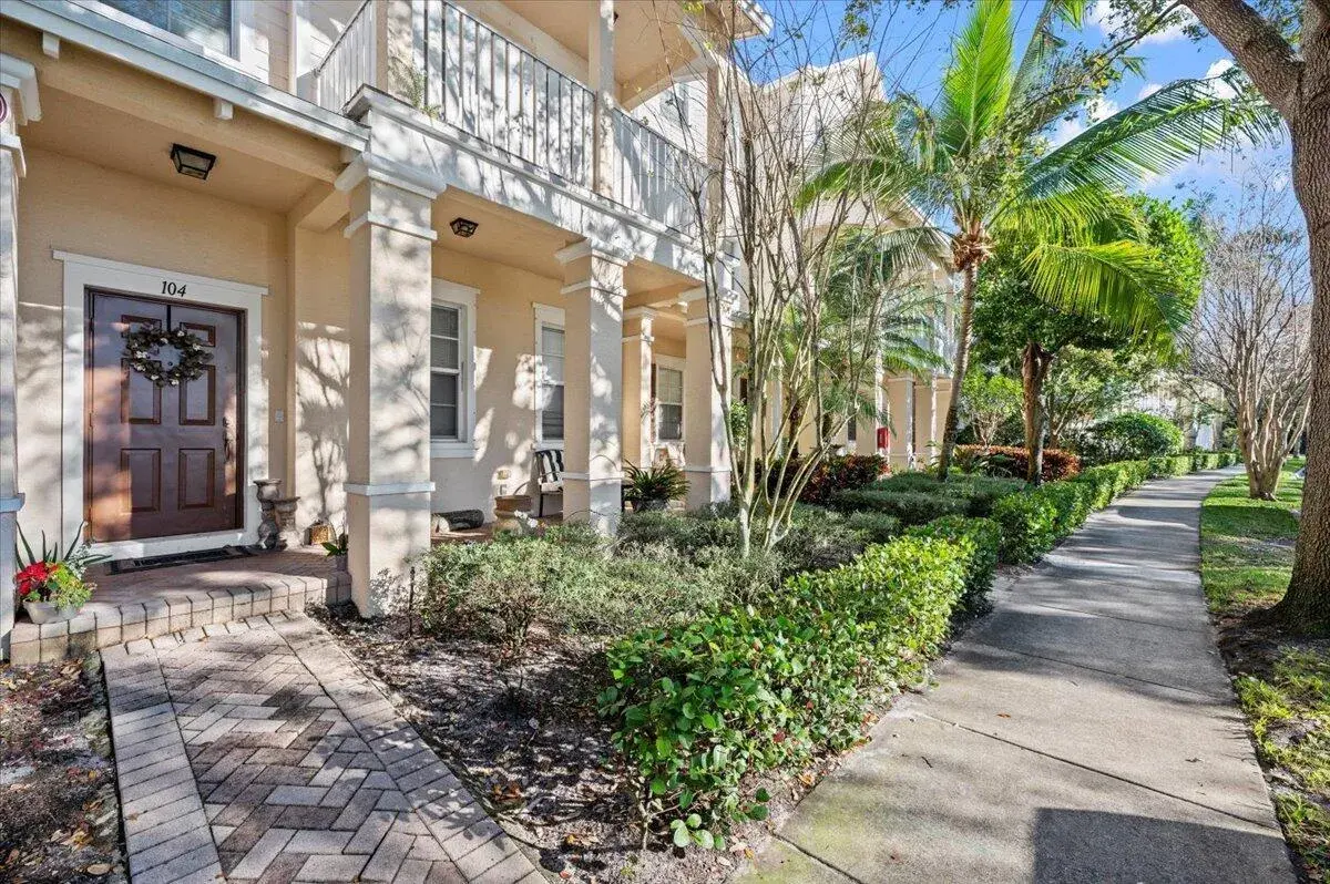 335 E Thatch Palm Circle # 104, Jupiter FL 33458