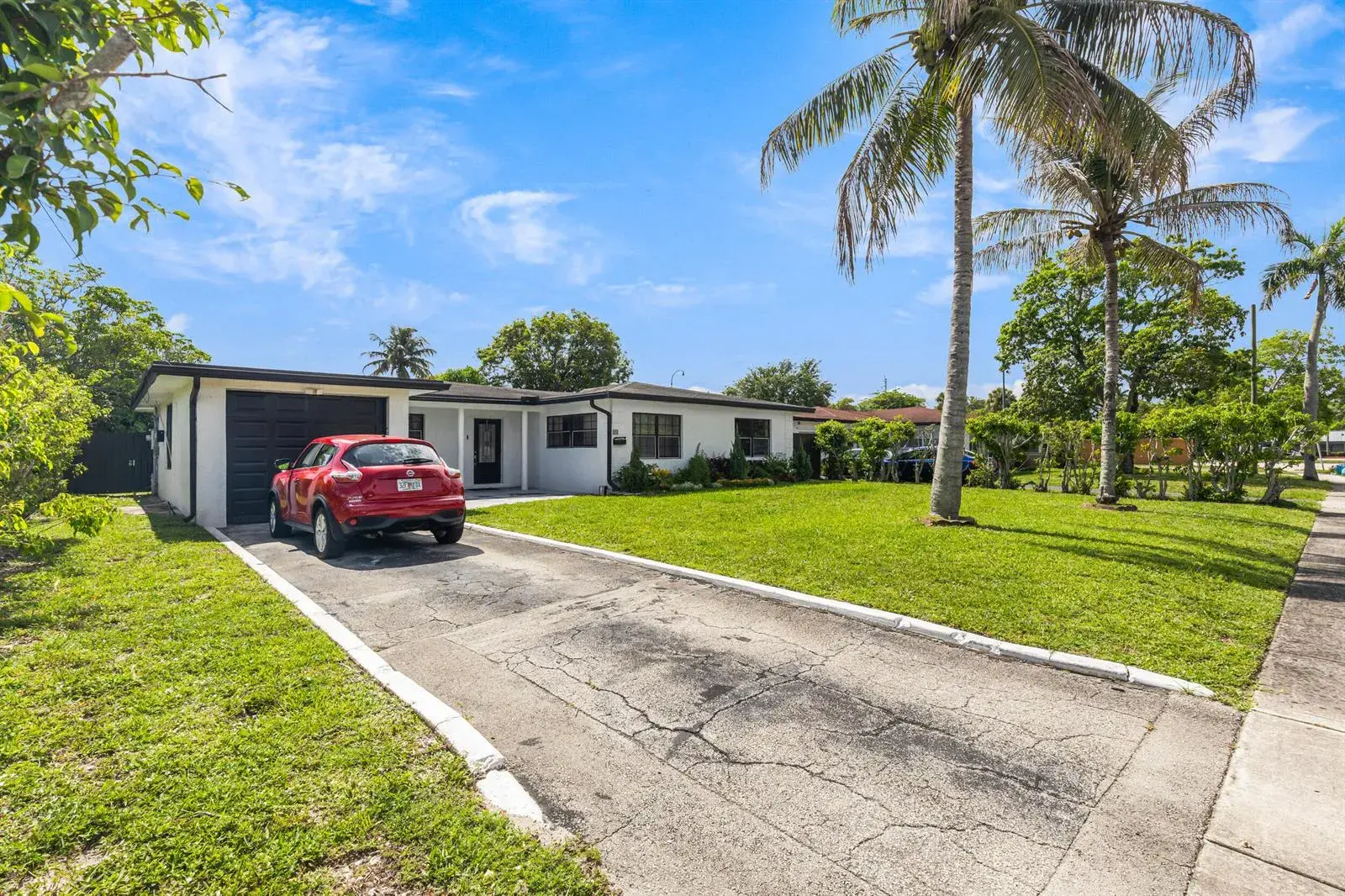 24 NW 42nd Terrace, Plantation FL 33317