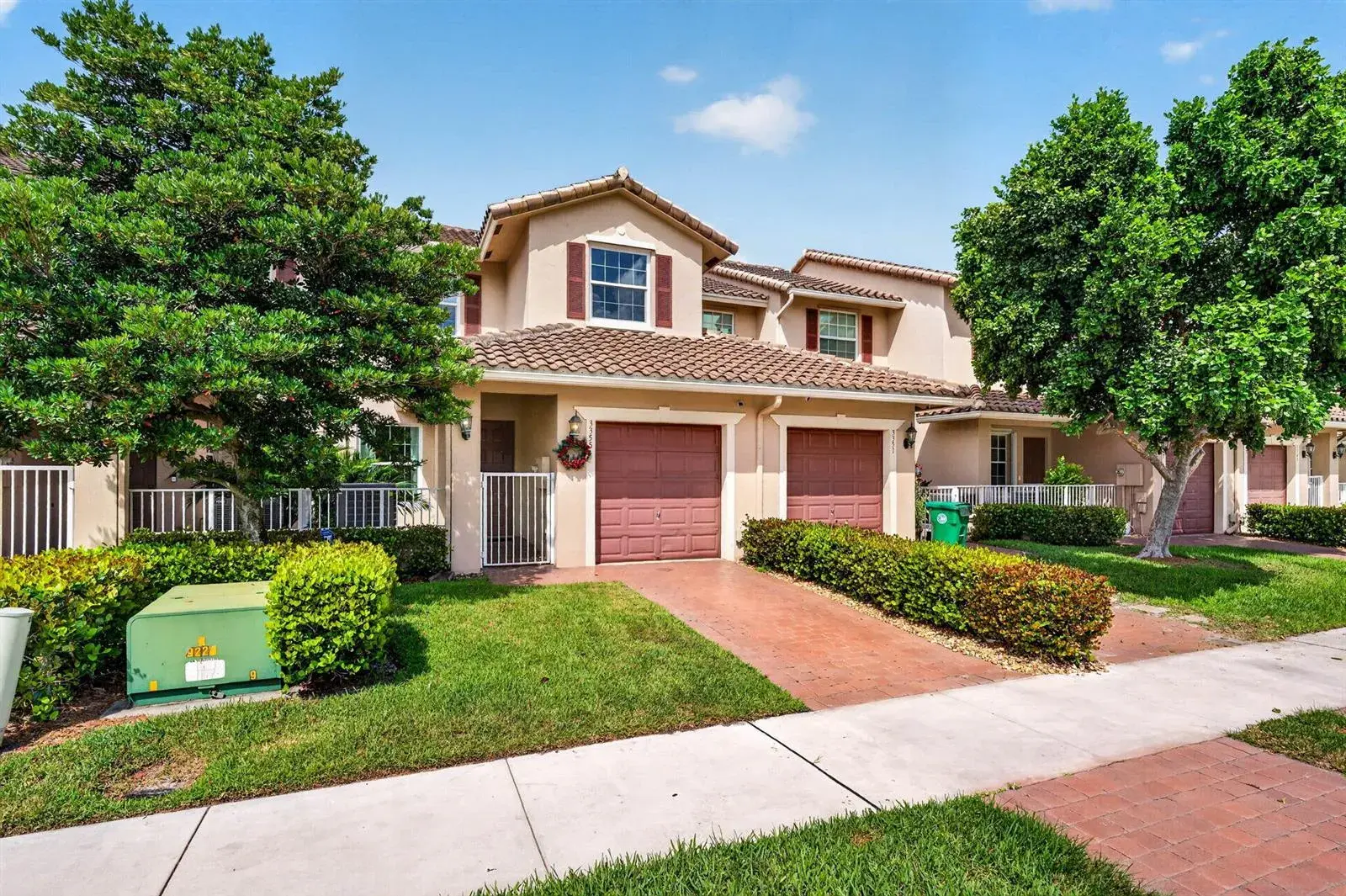 3355 Lakeside Drive, Davie FL 33328