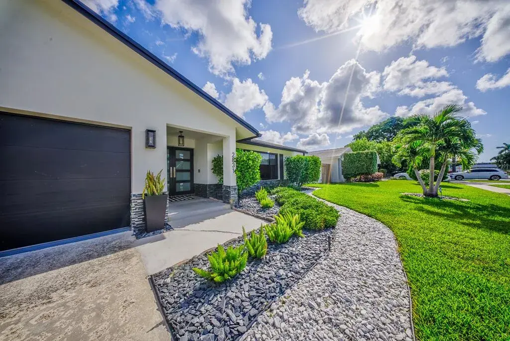 2831 SW 13th Court, Deerfield Beach FL 33442