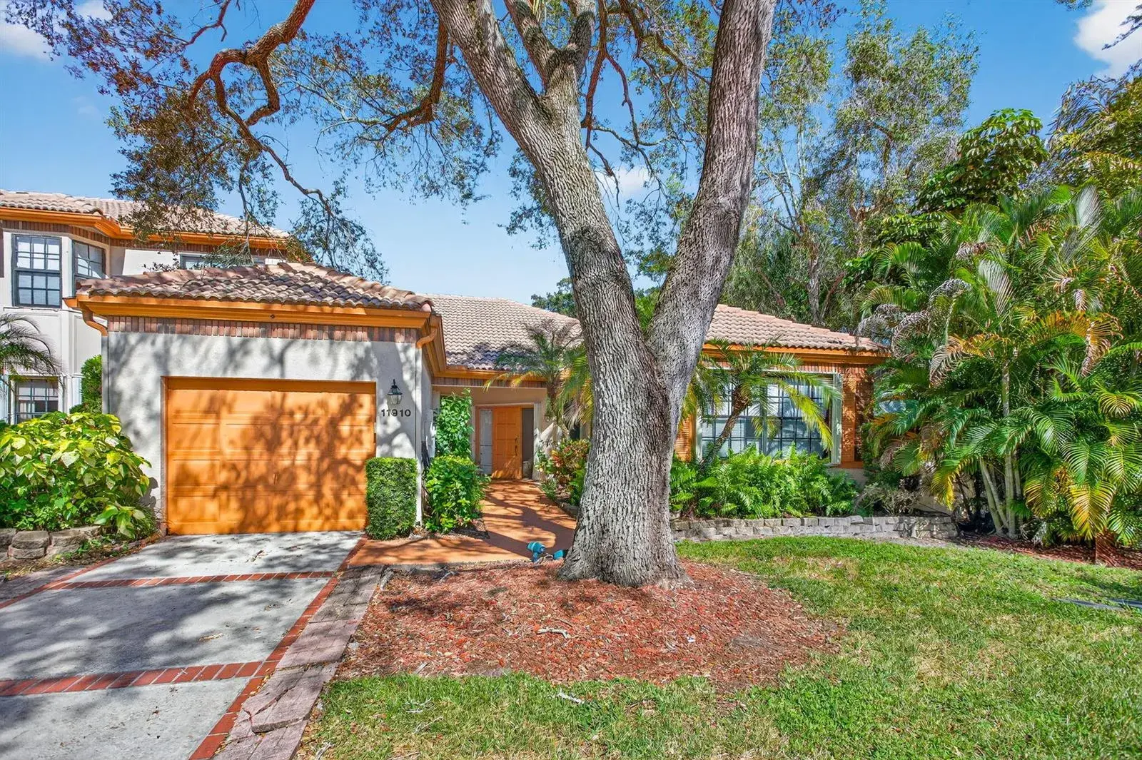 2 bedroom 2 bath for rent at 11910 Glenmore Drive # 3, Coral Springs FL 33071