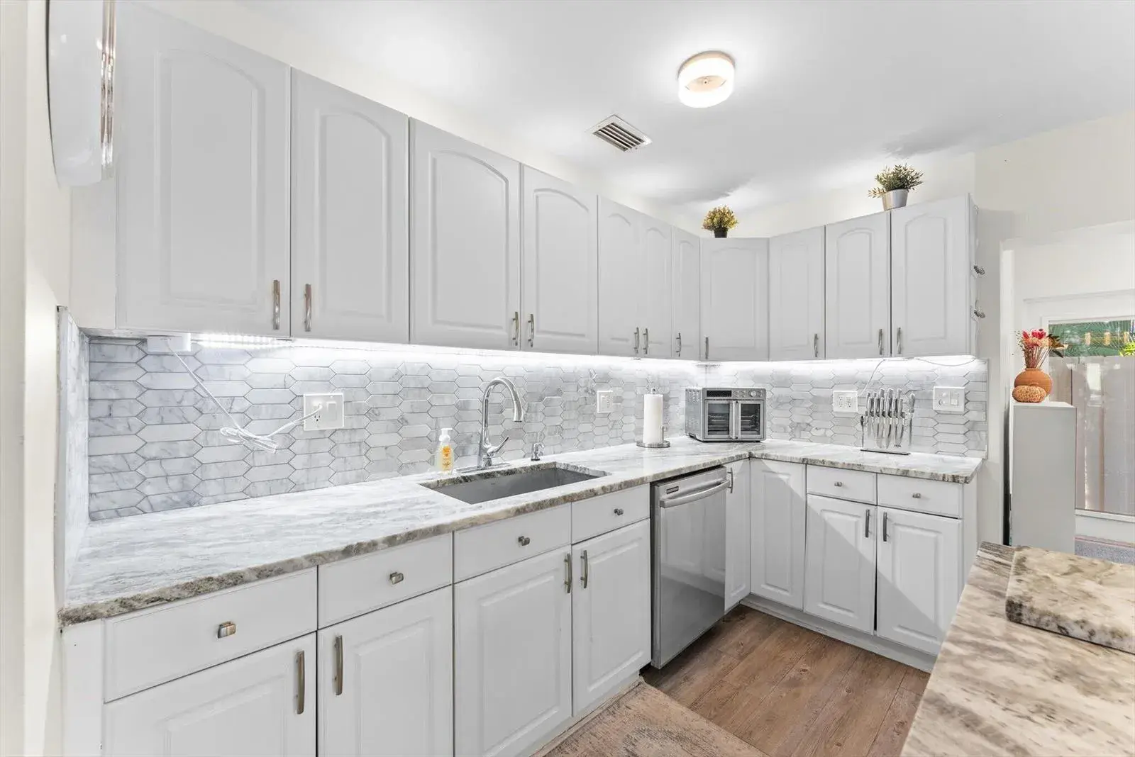 636 NE 16th Court, Fort Lauderdale FL 33305