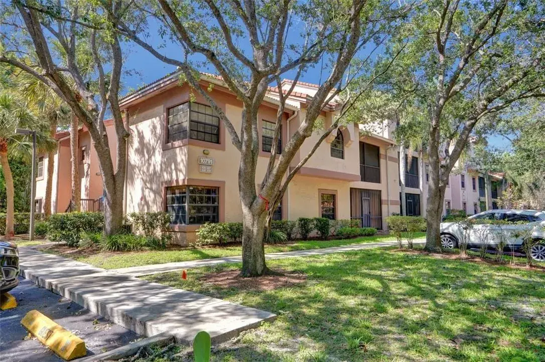 2 bedroom 2 bath for rent at 10791 NW 14th Street # 303, Plantation FL 33322