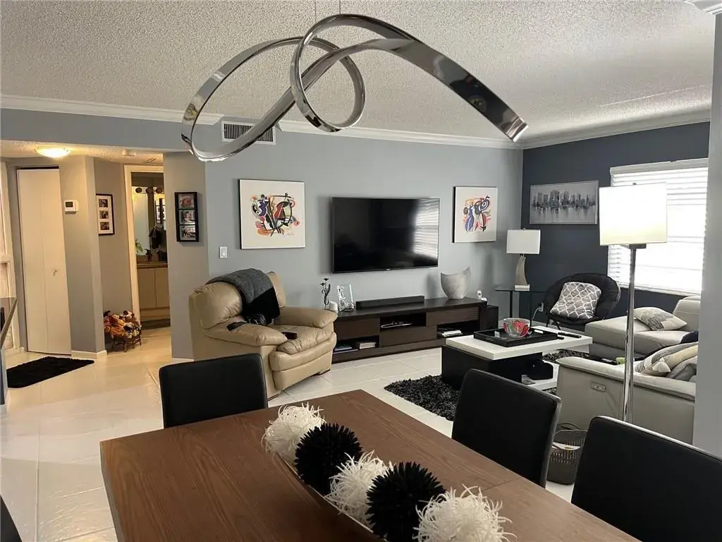 10791 NW 14th Street # 303, Plantation FL 33322