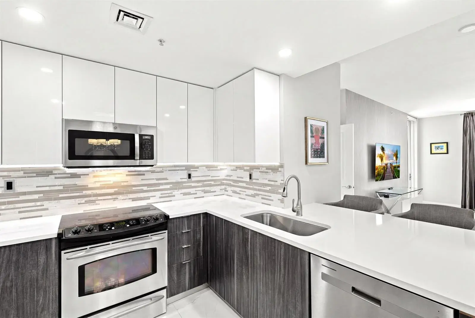 2 bedroom 2 bath for rent at 511 SE 5 Avenue # 1208, Fort Lauderdale FL 33301