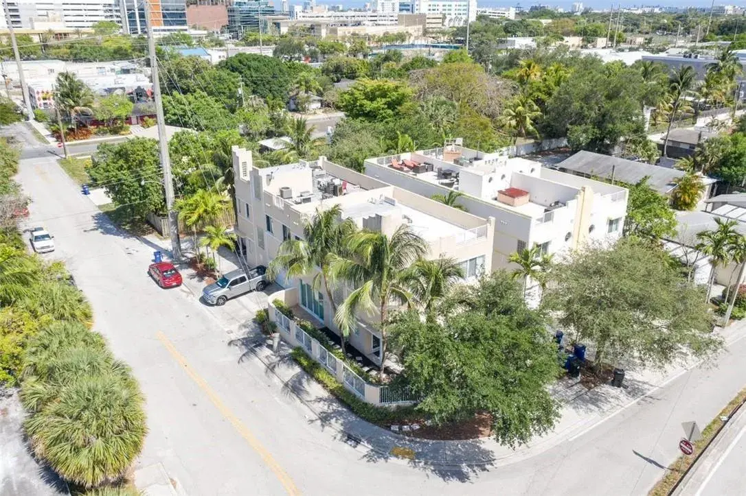 502 SW 4th Avenue # 1, Fort Lauderdale FL 33315