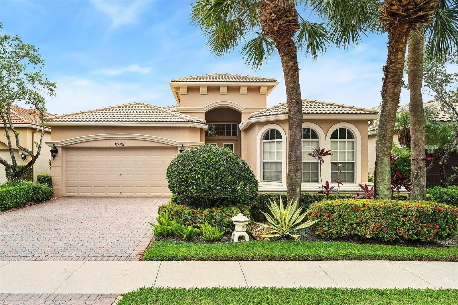 3 bedroom 2 bath for sale at 8769 Via Grande E, Wellington FL 33411