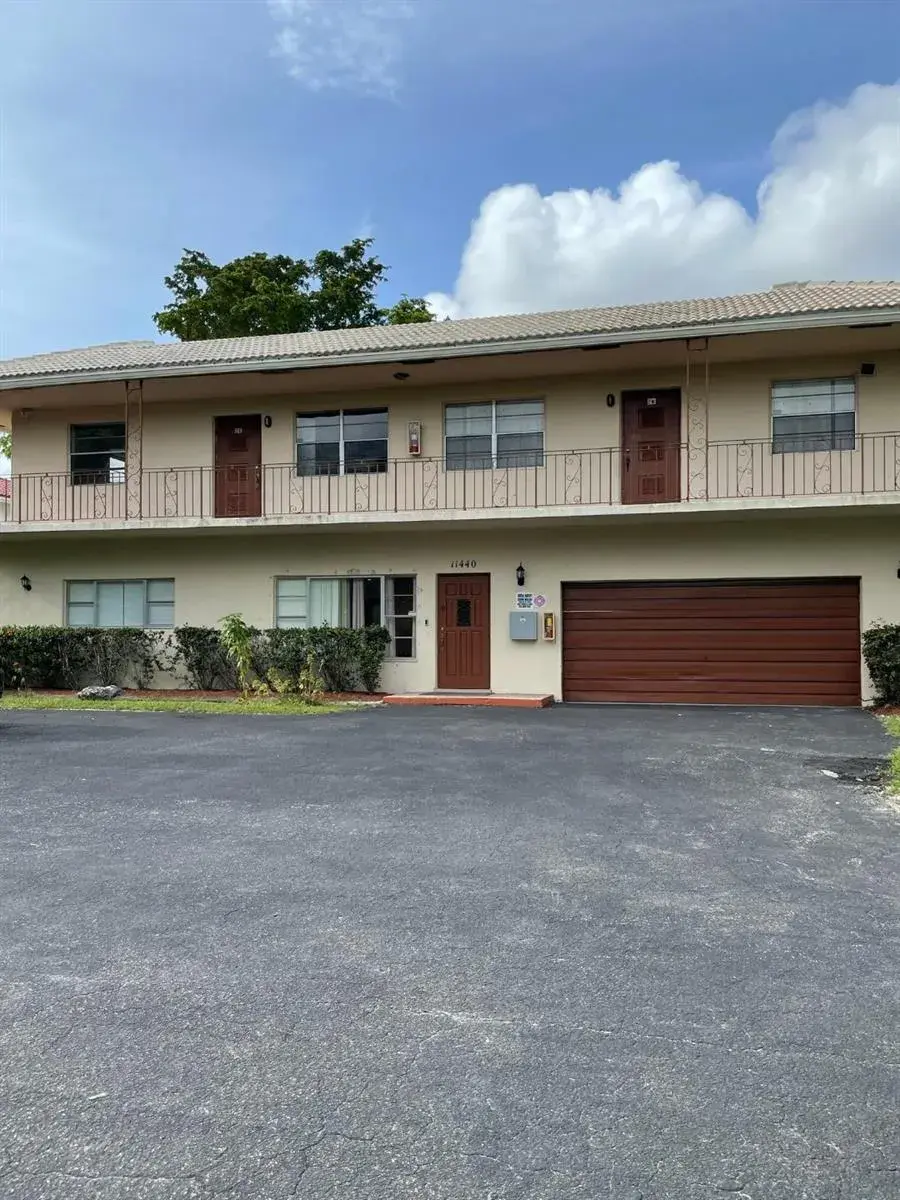 2 bedroom 2 bath for rent at 11440 NW 39th Street # 3, Coral Springs FL 33065