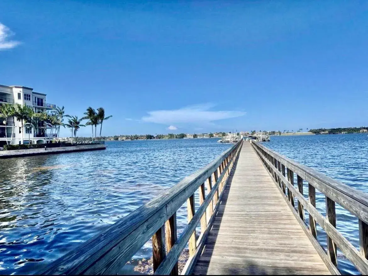 621 Windward Circle S, Boynton Beach FL 33435