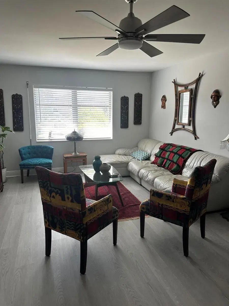 1 bedroom 1 bath for sale at 119 NE 19th Court # 209g, Wilton Manors FL 33305