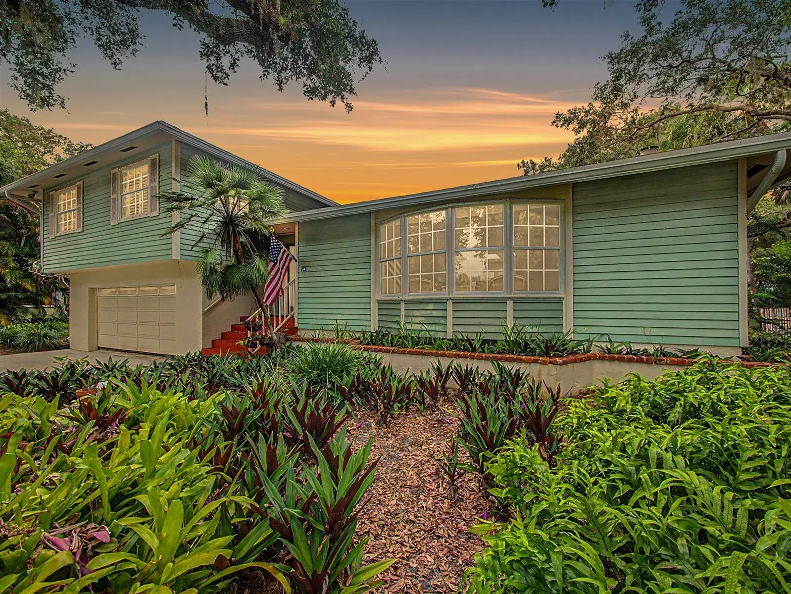 3 bedroom 3 bath Residential for sale at 14 Emarita Way, Sewalls Point FL 34996