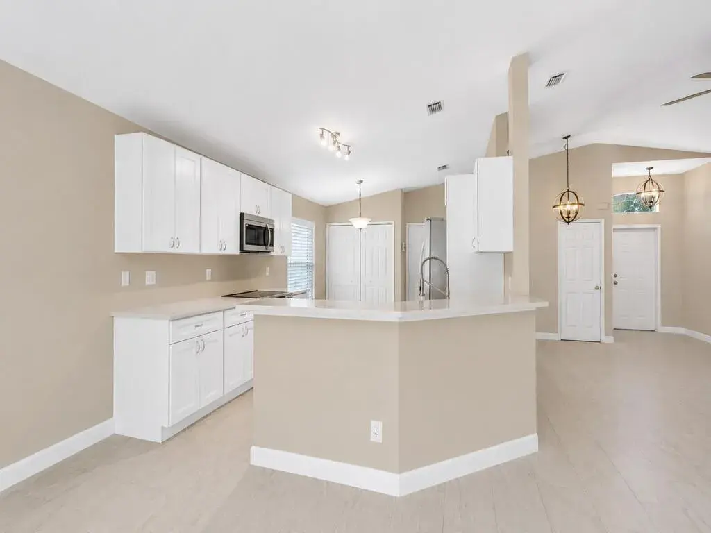 962 E 13th Square, Vero Beach FL 32960