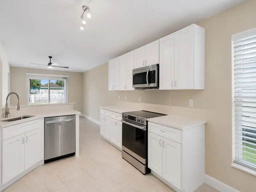 962 E 13th Square, Vero Beach FL 32960