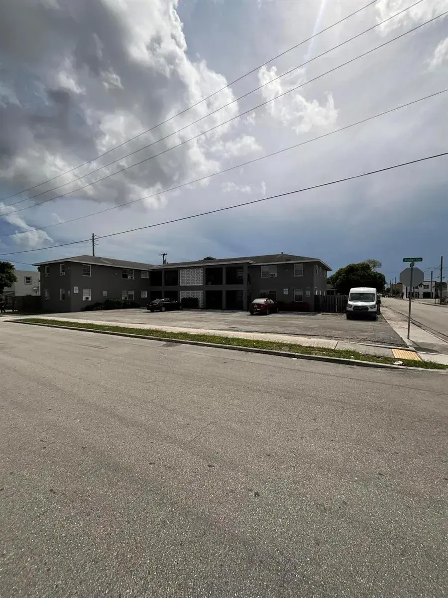 1025 13th Street # 6, West Palm Beach FL 33401