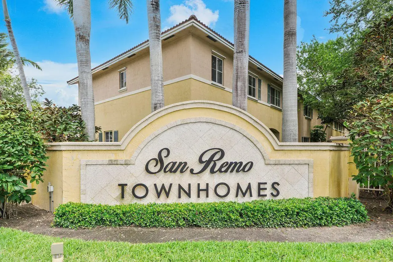 2 bedroom 2 bath for sale at 1912 SW 60th Avenue, North Lauderdale FL 33068