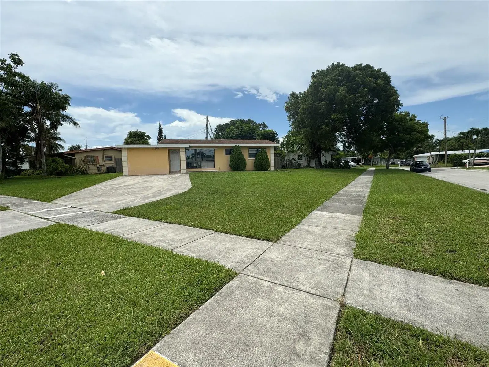 6101 NW 18th Street, Margate FL 33063