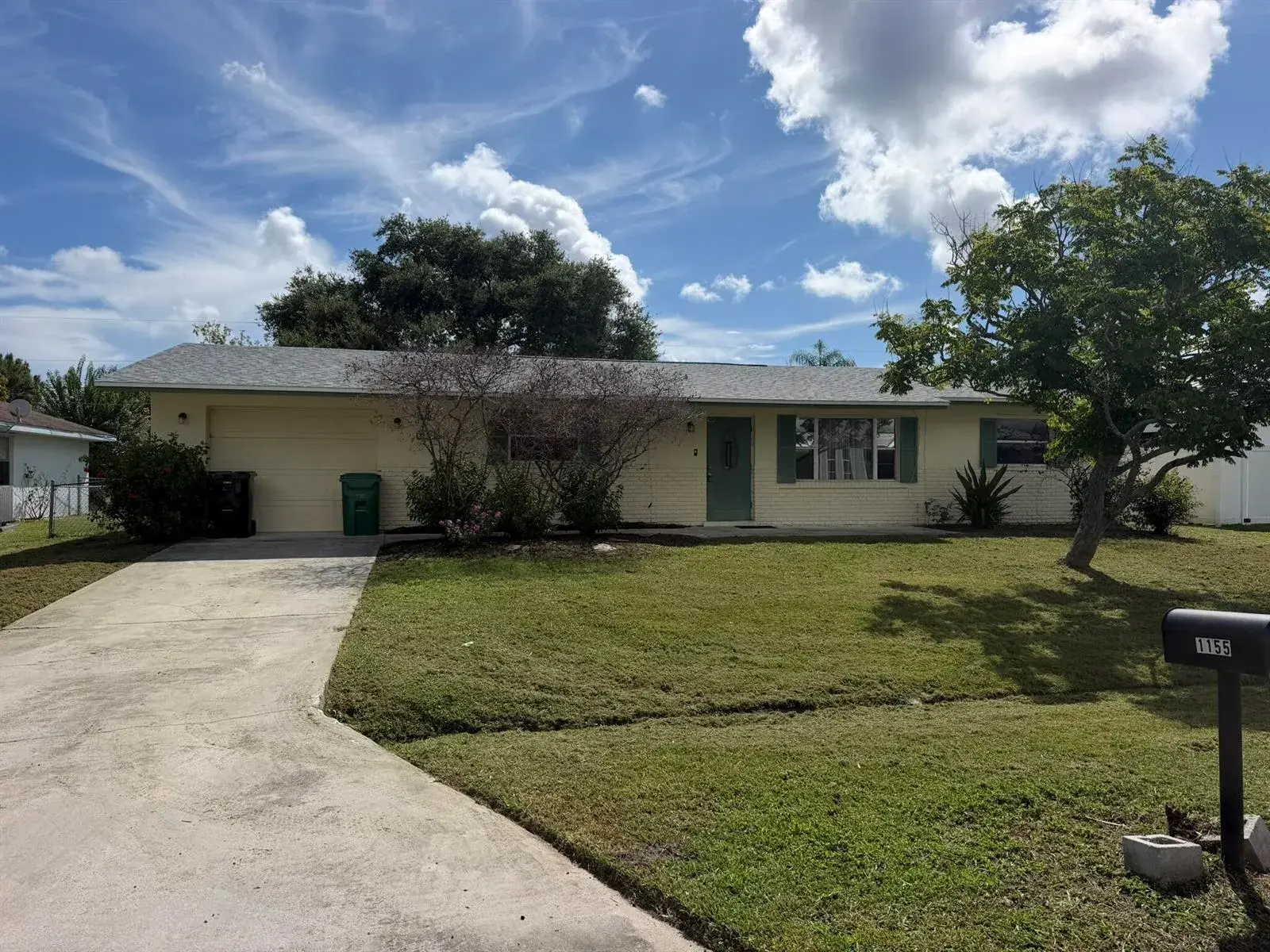3 bedroom 2 bath for sale at 1155 SE Sabina Lane, Port St. Lucie FL 34983