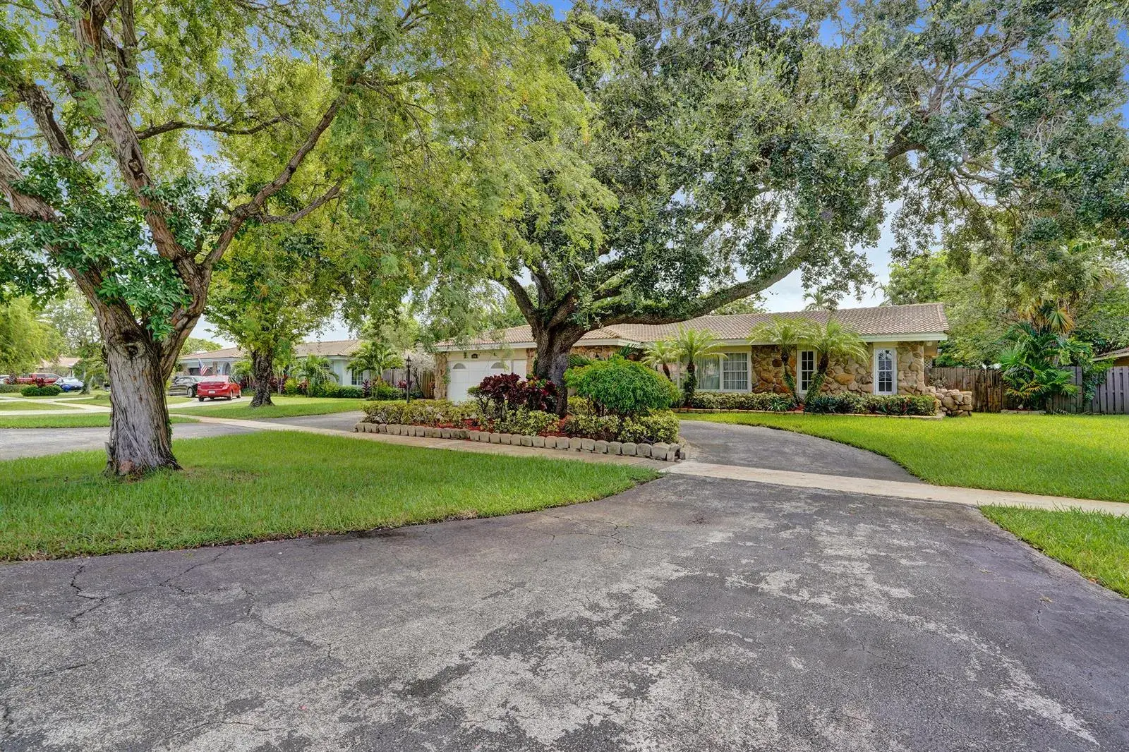 5 bedroom 2 bath for sale at 1040 SW 75th Avenue, Plantation FL 33317