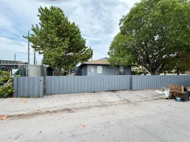 714 S H Street, FL 33460