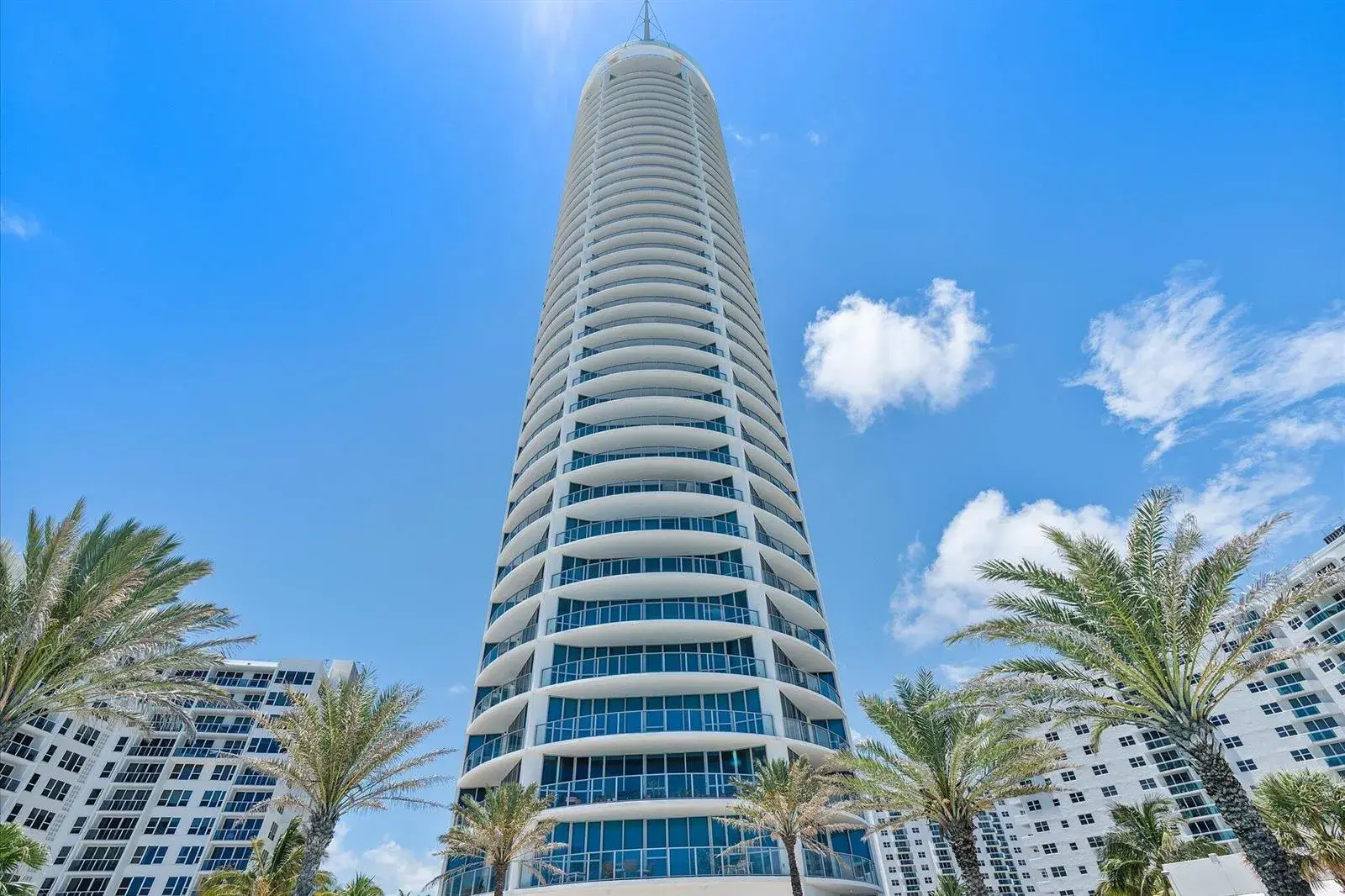 3101 S Ocean Drive # 2707, Hollywood FL 33019